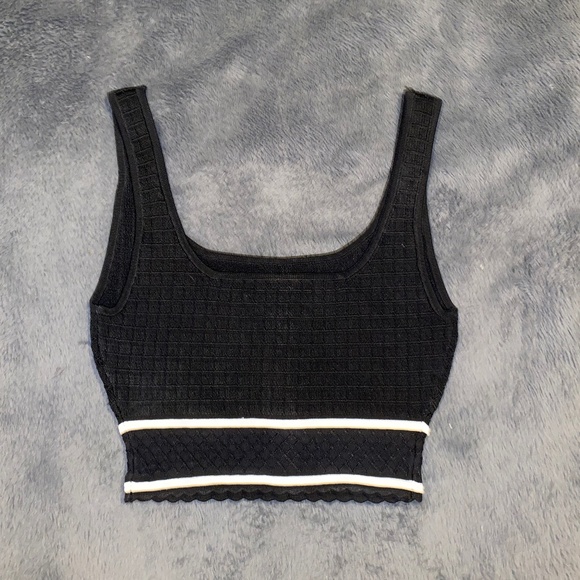 🚩SOLD 🚩 Aritzia ~ Babaton sculpt Knit Tankless - Picture 4 of 4